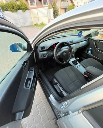 Volkswagen Passat cena 13500 przebieg: 284700, rok produkcji 2005 z Kielce małe 781